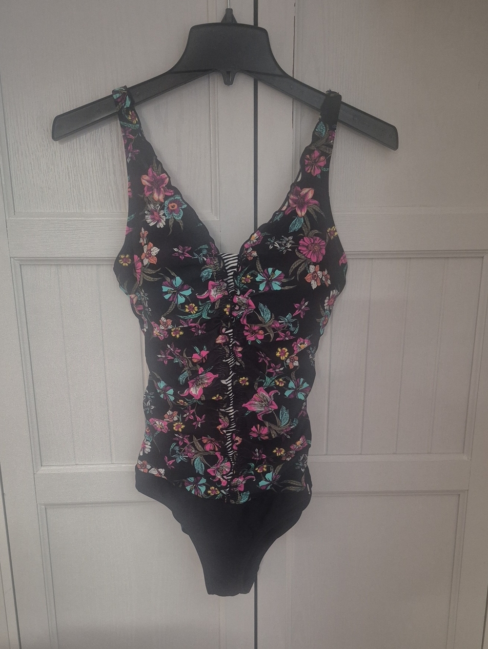 VENUS Black One-Piece Swimsuit with Patterned Trim